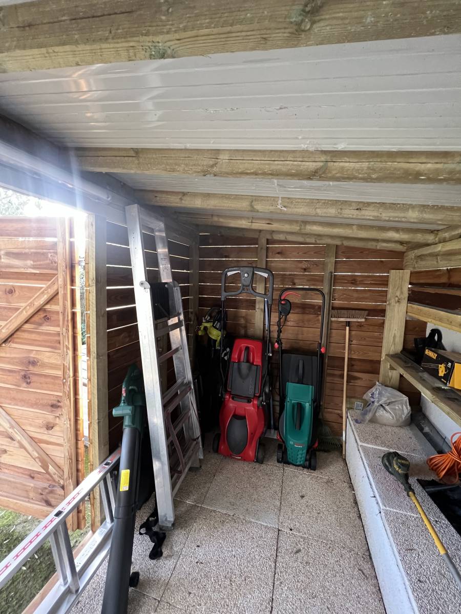 REALISATION D'UN ABRI DE JARDIN EN BOIS SUR LA COMMUNE DE VERFEUIL