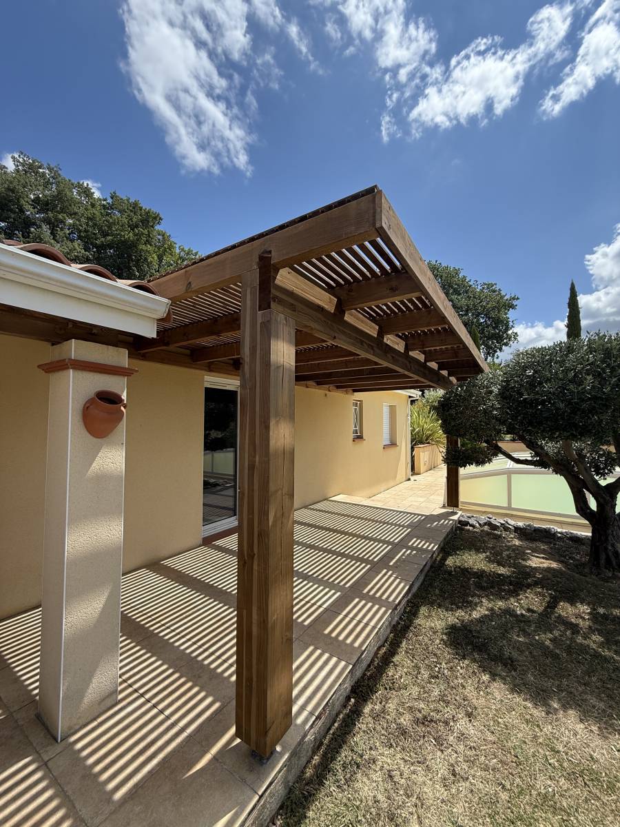 REALISATION D'UNE PERGOLA EN BOIS SUR LA COMMUNE DE BEAUMONT SUR LEZE